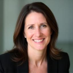 Professional headshot of Isabelle Renaud